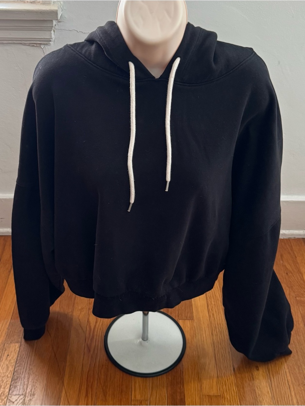 GAP Black cropped fleece Hoodie Sweater with White Drawstrings, size XL casual
